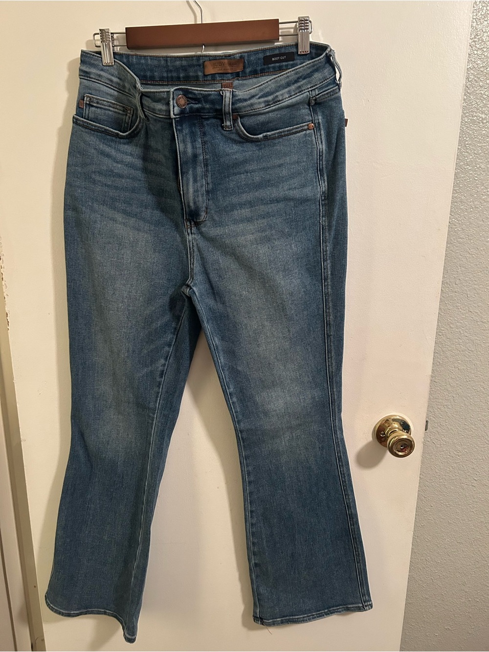 Judy Blue Boot Cut Jeans in Medium Blue Denim